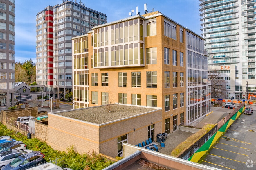 11950 80th Ave, Delta, BC à louer - Photo du bâtiment - Image 2 de 5