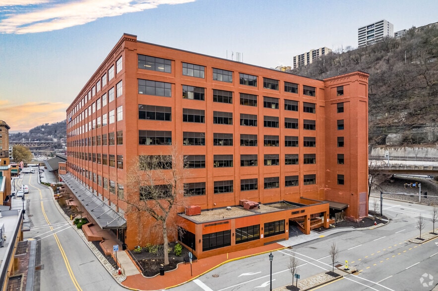 225 W Station Square Dr, Pittsburgh, PA for lease - Building Photo - Image 1 of 11