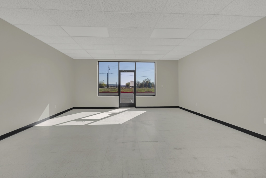 3556 FM 78, McQueeney, TX for lease Interior Photo- Image 1 of 16