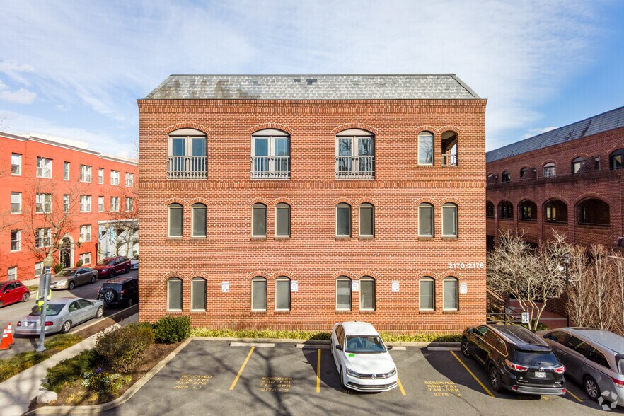 2170-2176 Wisconsin Ave NW, Washington, DC à vendre - Photo du bâtiment - Image 1 de 22