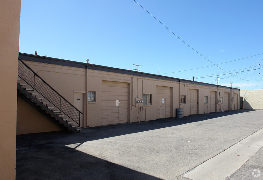 1173 Commercial Ave, Oxnard, CA for lease - Building Photo - Image 3 of 8