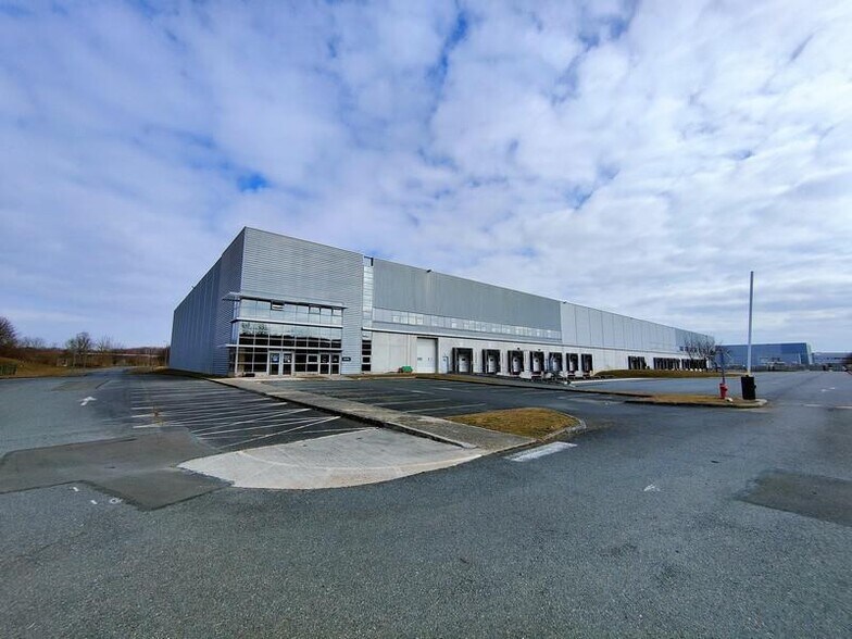 Industrial in Combs-la-Ville for lease - Building Photo - Image 3 of 5