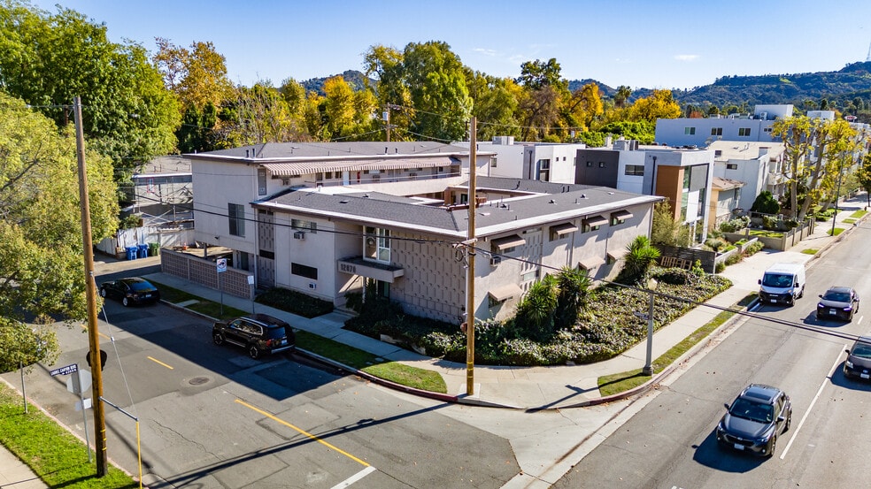 12070 Woodbridge St, Studio City, CA for sale - Building Photo - Image 2 of 17