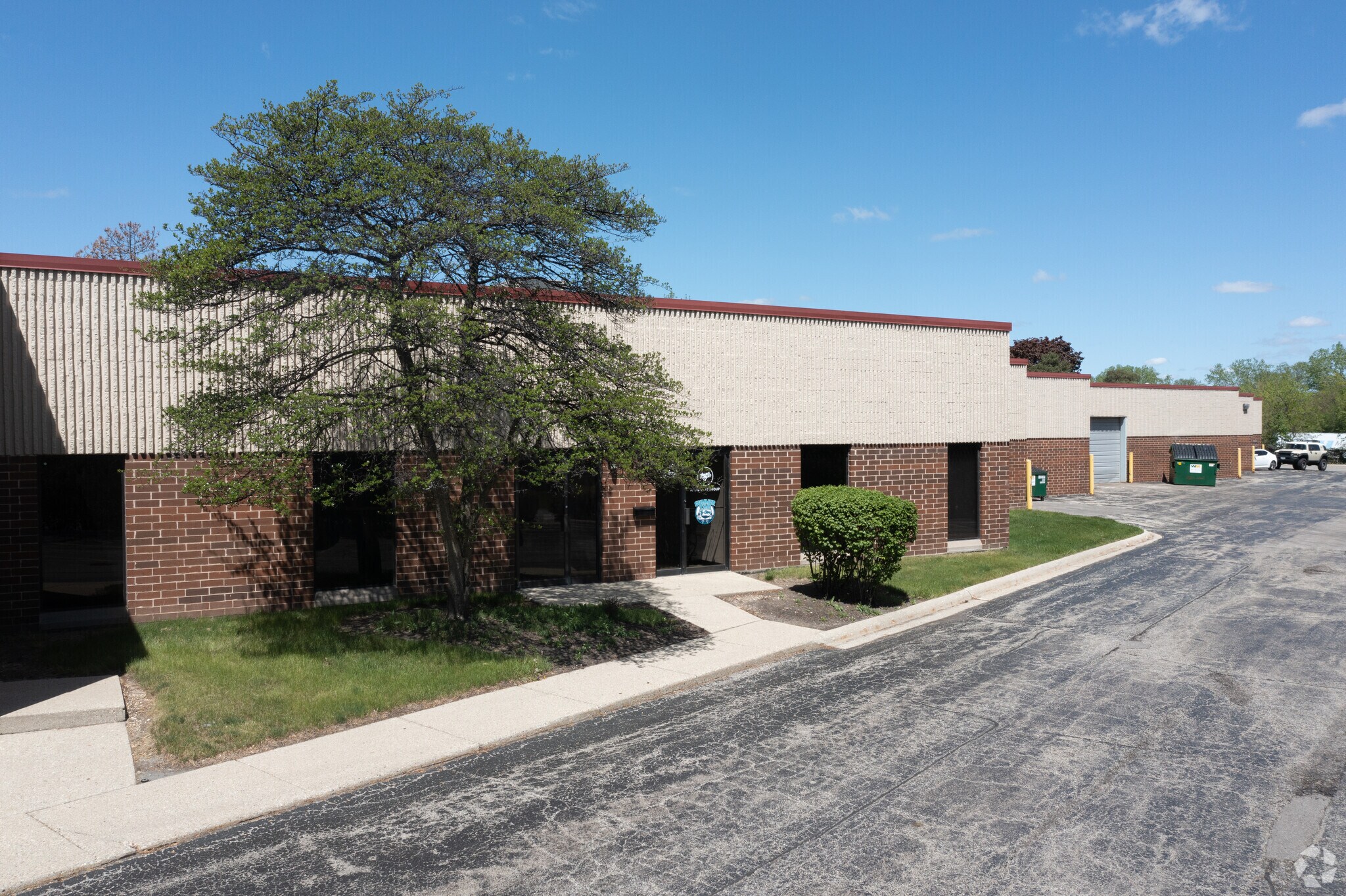 5420 Newport Dr, Rolling Meadows, IL à louer Photo principale- Image 1 de 7