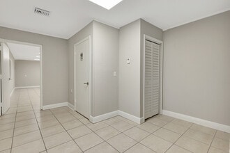 5501-5595 NW 72nd Ave, Miami, FL for lease Interior Photo- Image 2 of 4