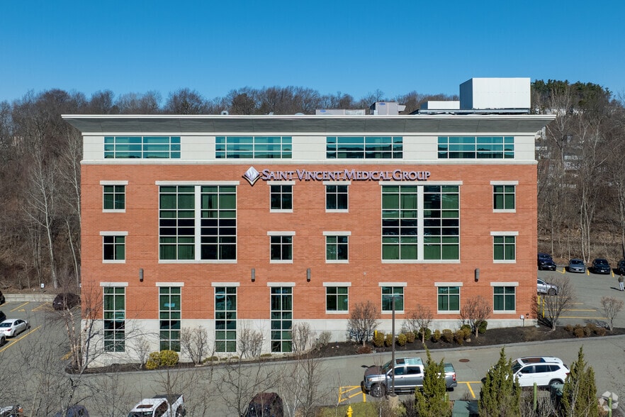 102 Shore Dr, Worcester, MA for lease - Building Photo - Image 3 of 5