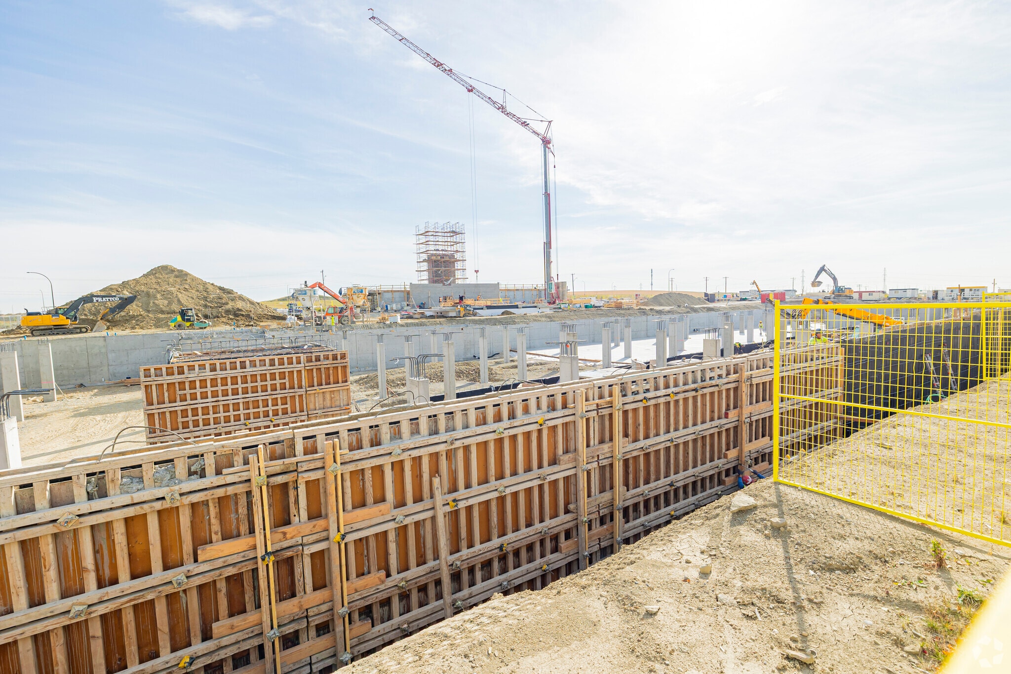 1 NW St, Calgary, AB for lease Primary Photo- Image 1 of 2