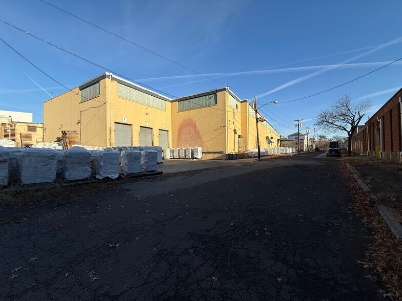 27 Selvage St, Irvington, NJ à louer - Photo du bâtiment - Image 3 de 6