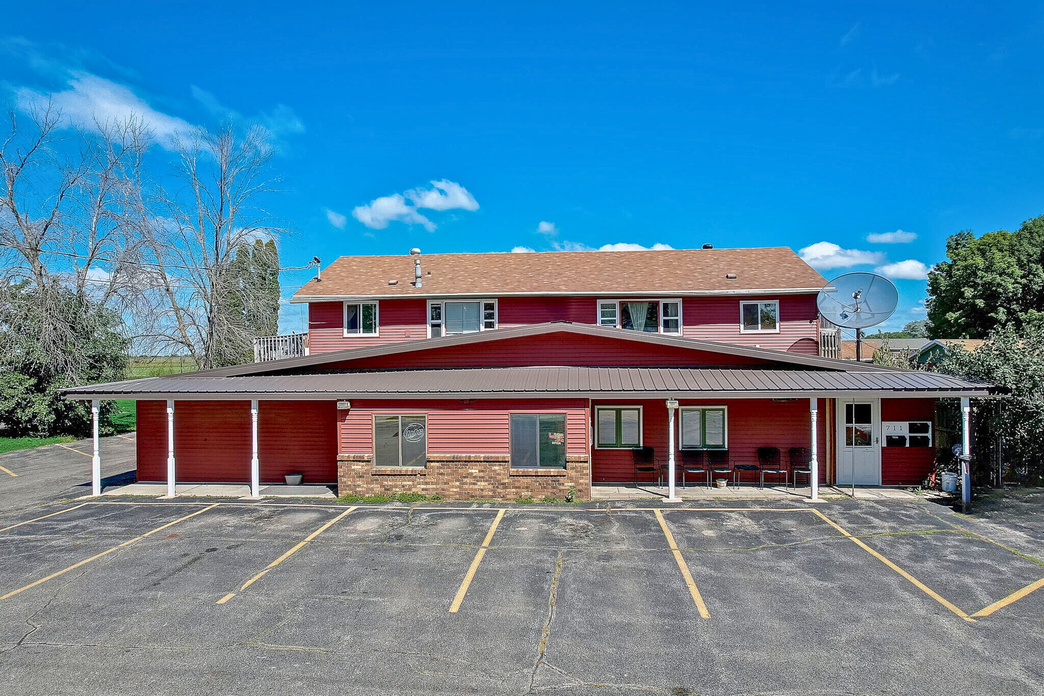 711 W Racine St, Jefferson, WI à vendre Photo du bâtiment- Image 1 de 42