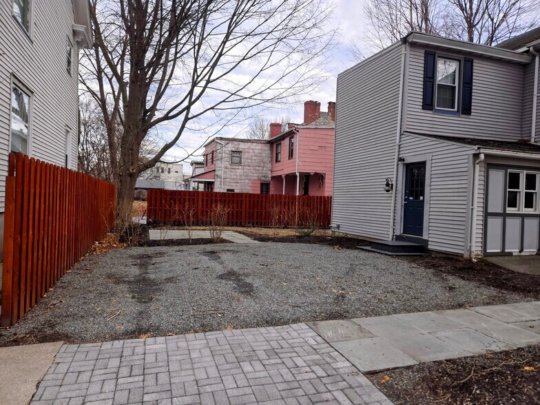 130 Mansfield St, Belvidere, NJ à louer - Photo du bâtiment - Image 3 de 5