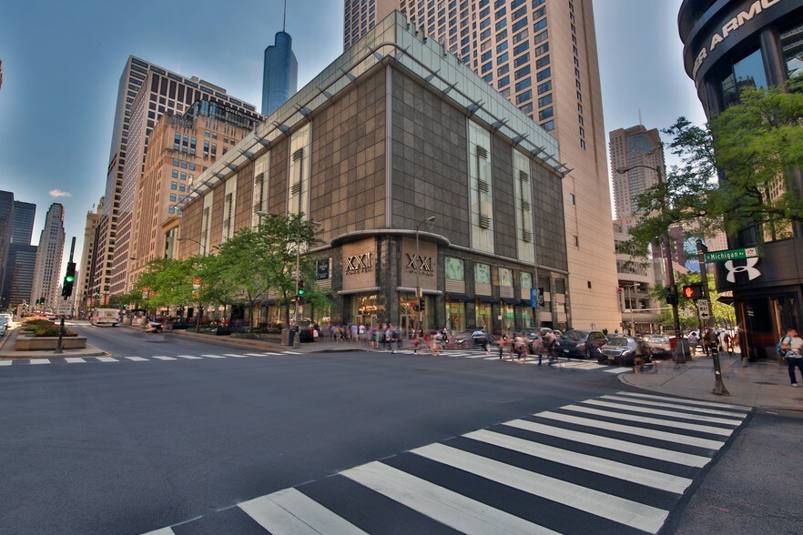 540 N Michigan Ave, Chicago, IL à louer - Photo du bâtiment - Image 2 de 2