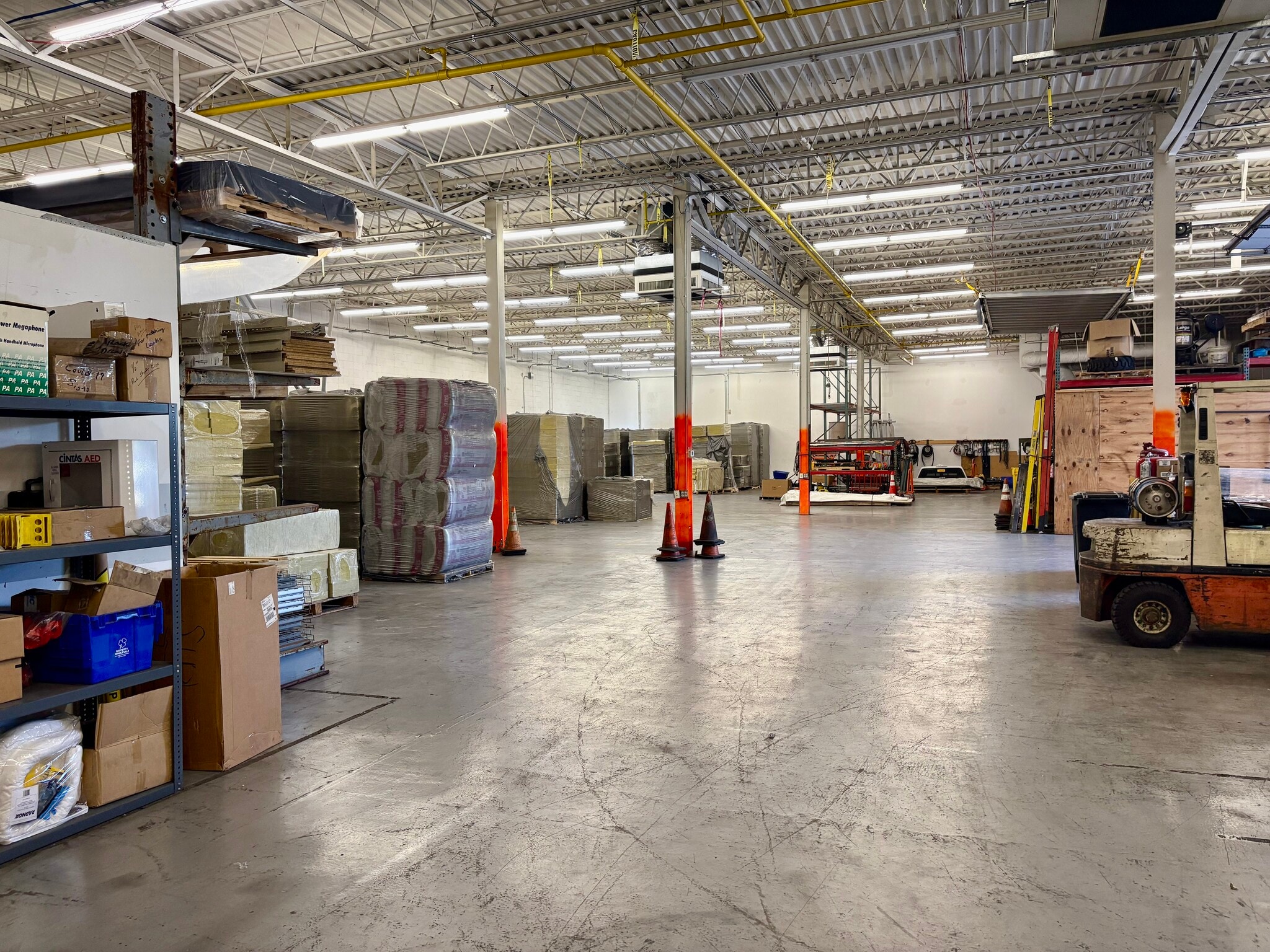 185 New Boston St, Woburn, MA for lease Interior Photo- Image 1 of 6