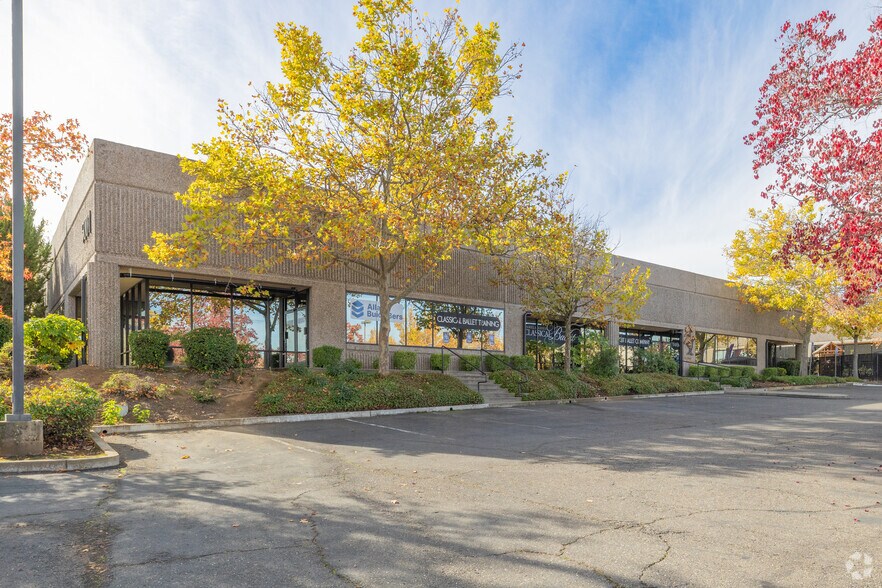 5001 Windplay Dr, El Dorado Hills, CA à vendre - Photo principale - Image 1 de 4