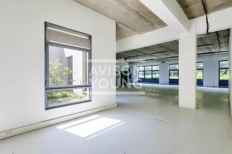 Flex in Roissy-en-France for lease - Interior Photo - Image 3 of 8