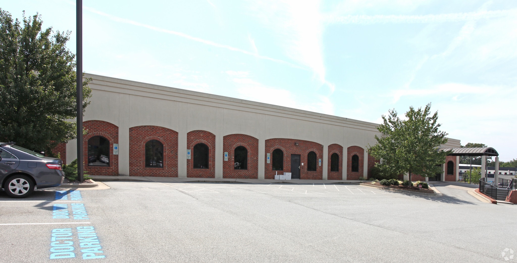 1908 Lendew St, Greensboro, NC for lease Primary Photo- Image 1 of 10