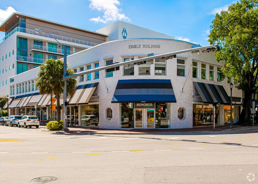 2980-3000 McFarlane Rd, Coconut Grove, FL à louer - Photo du bâtiment - Image 1 de 9