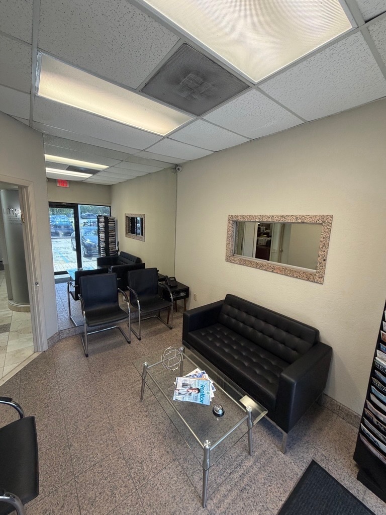 2075 N Powerline Rd, Pompano Beach, FL à louer Photo intérieure- Image 1 de 14