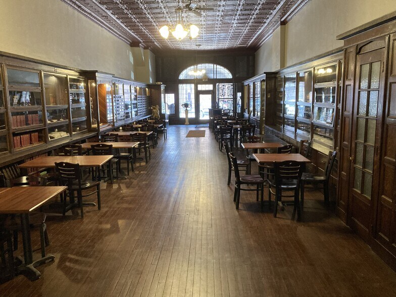 34 N Vermilion St, Danville, IL à vendre - Photo du bâtiment - Image 3 de 12