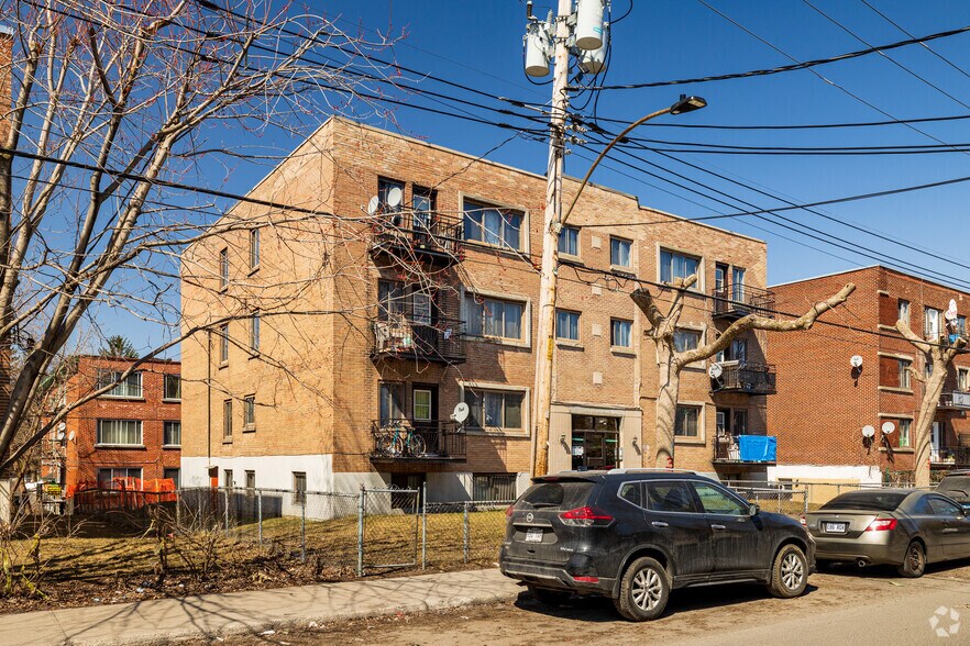 3285 Rue Goyer, Montréal, QC à vendre - Photo principale - Image 1 de 1
