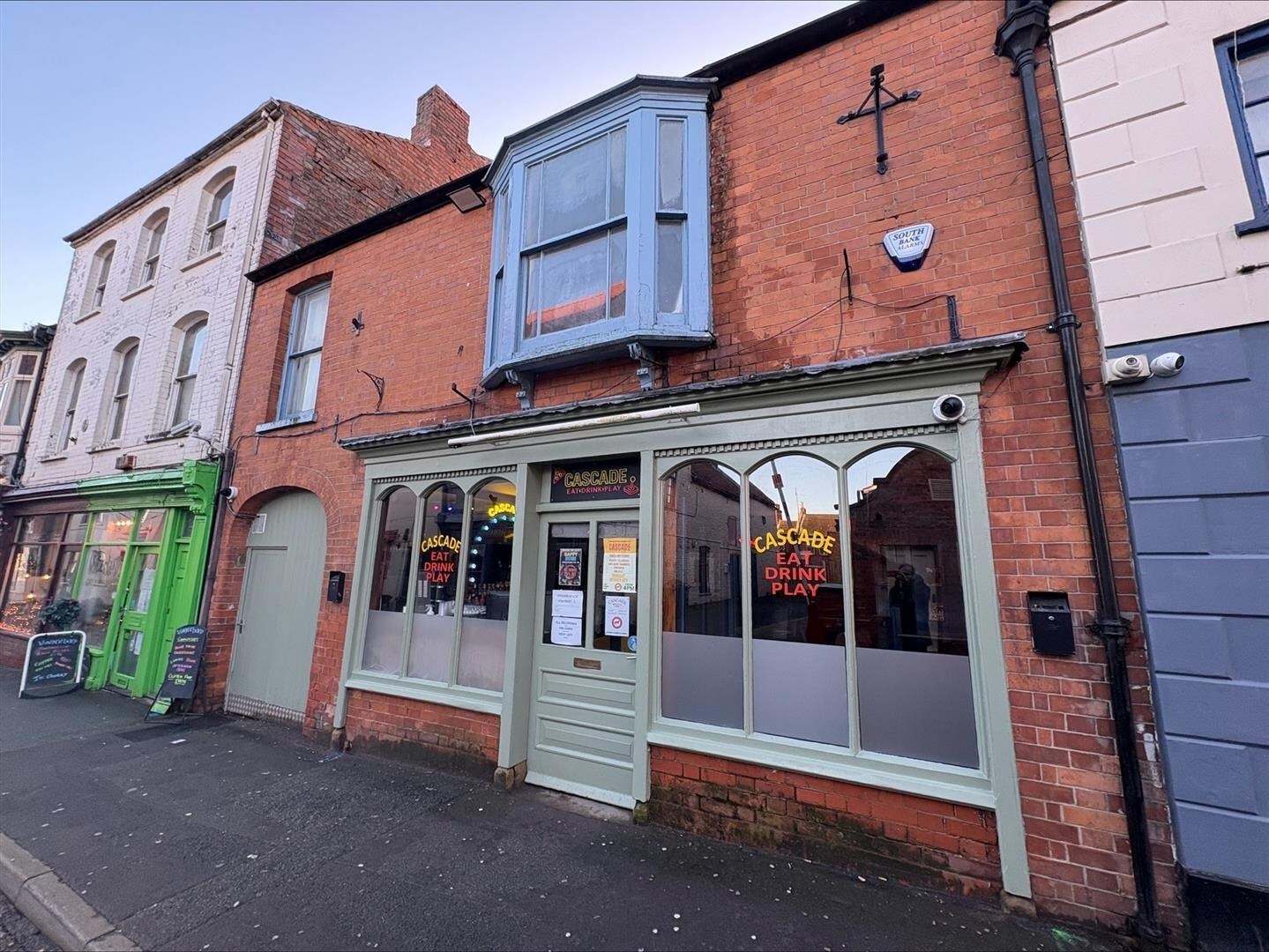 12 Queen St, Louth for lease Building Photo- Image 1 of 3