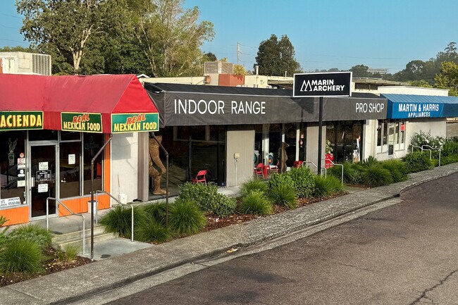 More details for 3815 Redwood Hwy, San Rafael, CA - Retail for Sale