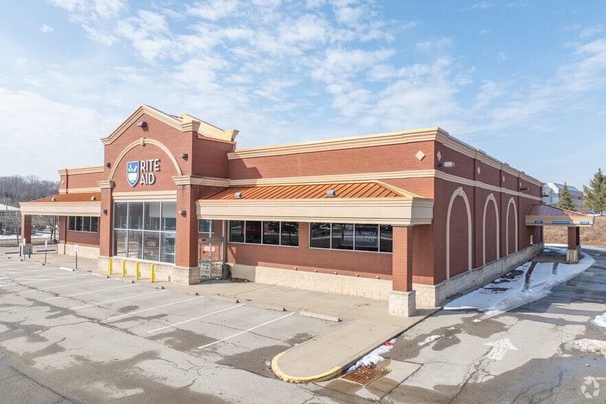 100 Seven Fields Blvd, Mars, PA for lease - Building Photo - Image 2 of 4