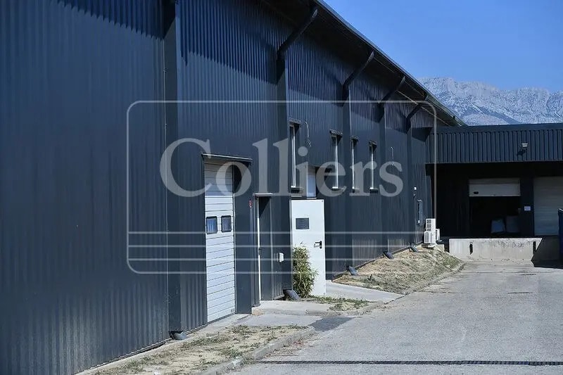 Office in Peynier for lease - Building Photo - Image 1 of 13