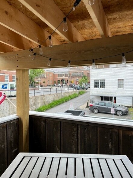 8 Hoffman Ln, Cooperstown, NY à vendre - Photo du bâtiment - Image 2 de 22