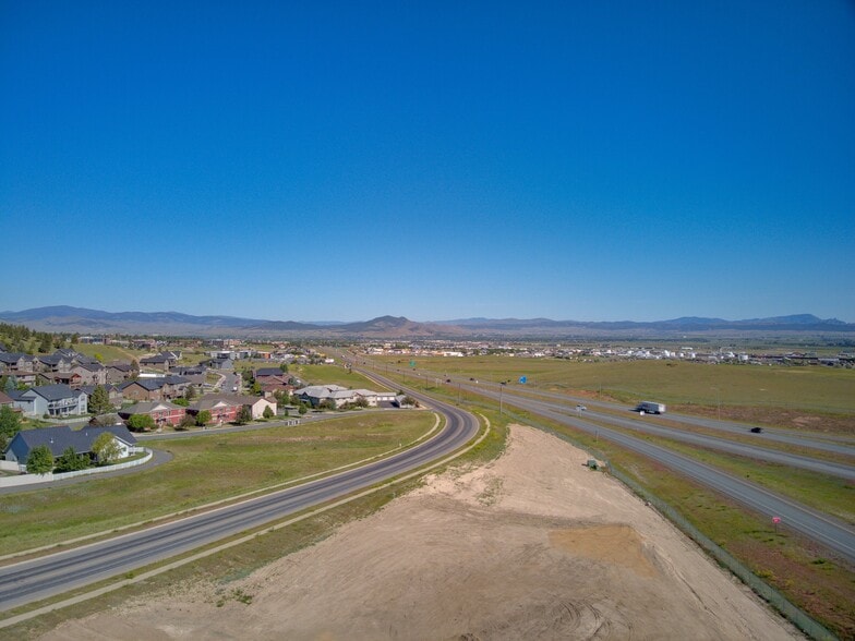 3108 Colonial Dr, Helena, MT à vendre - Photo du bâtiment - Image 2 de 17