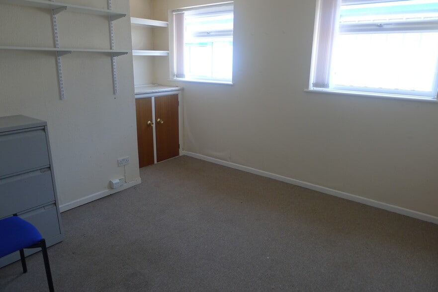 Watermill Industrial Estate, Buntingford for sale - Interior Photo - Image 3 of 8