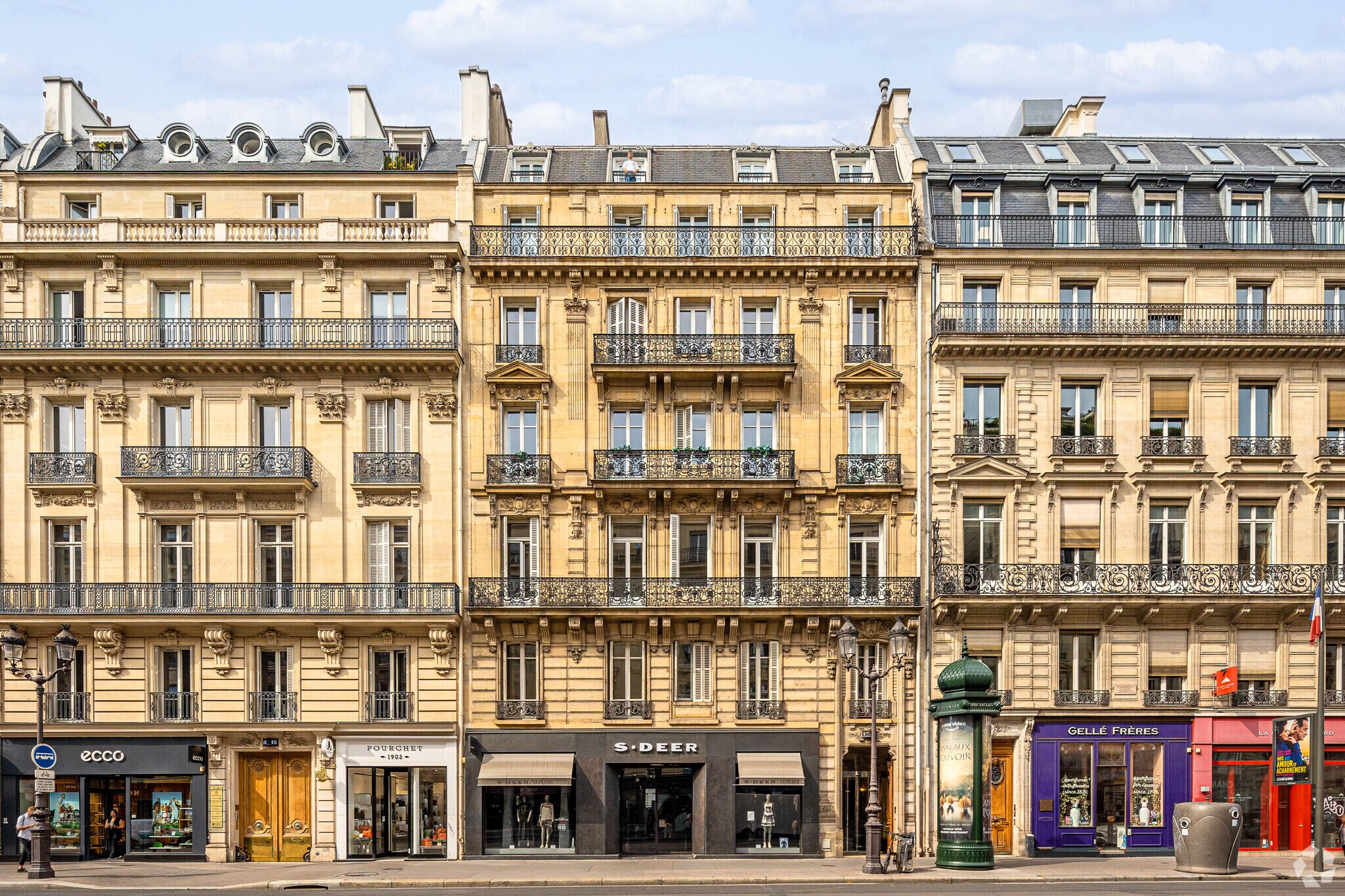 Coworking Space in Paris for lease Primary Photo- Image 1 of 5
