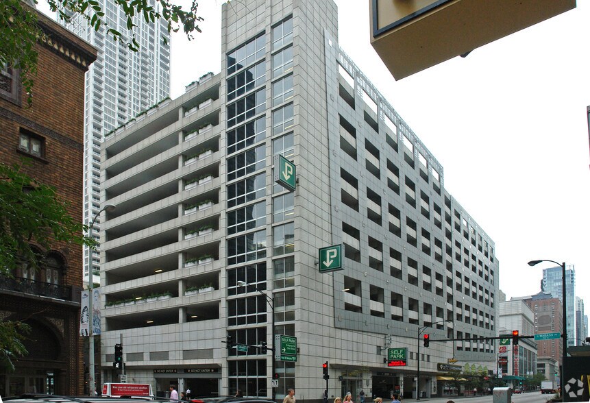 50-66 E Ohio St, Chicago, IL à louer - Photo du bâtiment - Image 2 de 2