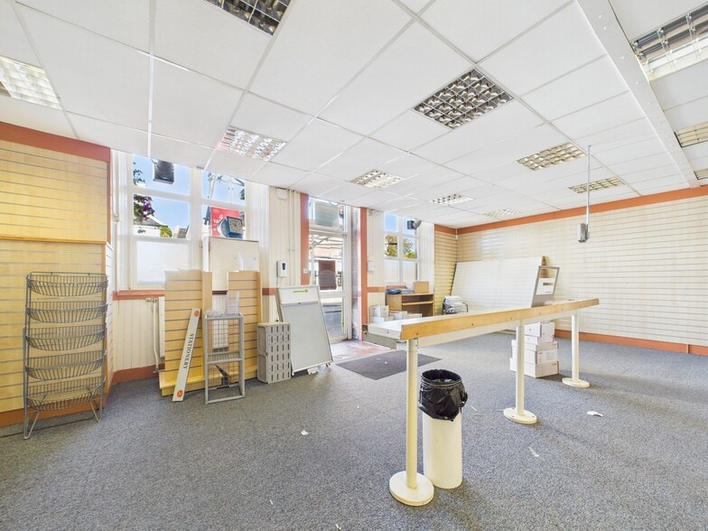 2 Cawdor St, Nairn for lease - Interior Photo - Image 3 of 7