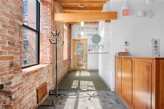 40R Merrimac St, Newburyport, MA à louer Photo intérieure- Image 2 de 15