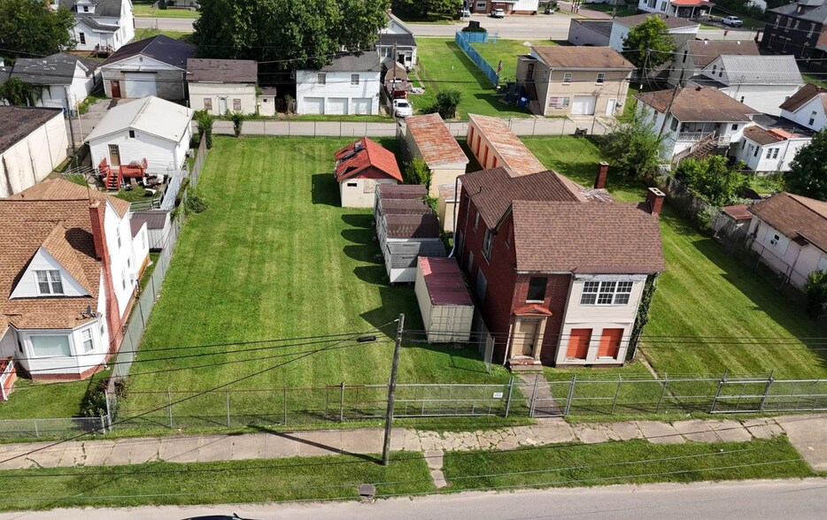 812 Adams Ave, Huntington, WV for sale - Primary Photo - Image 1 of 1