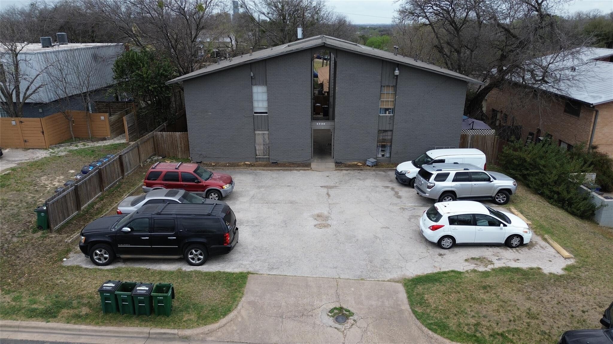 2220 Mission Hill Dr, Austin, TX à vendre Photo principale- Image 1 de 15