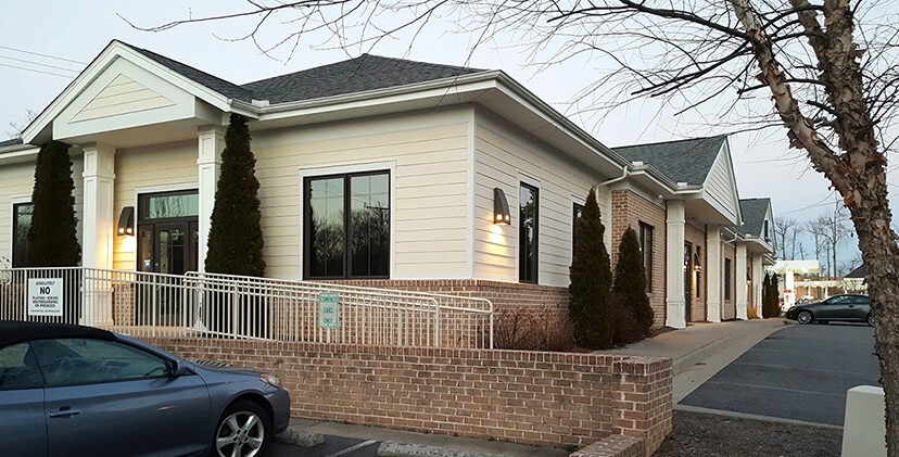 Fox Chase Lane portfolio of 2 properties for sale on LoopNet.ca - Building Photo - Image 2 of 4