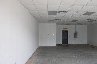 2611 W 7th St, Hattiesburg, MS for lease Interior Photo- Image 2 of 4