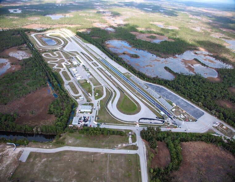 17047 Bee Line Hwy, Jupiter, FL à vendre - Photo du bâtiment - Image 2 de 2