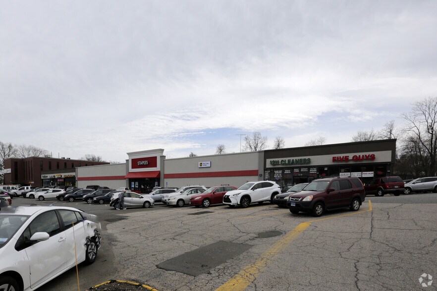 420-440 Westport Ave, Norwalk, CT à louer - Photo du bâtiment - Image 3 de 6