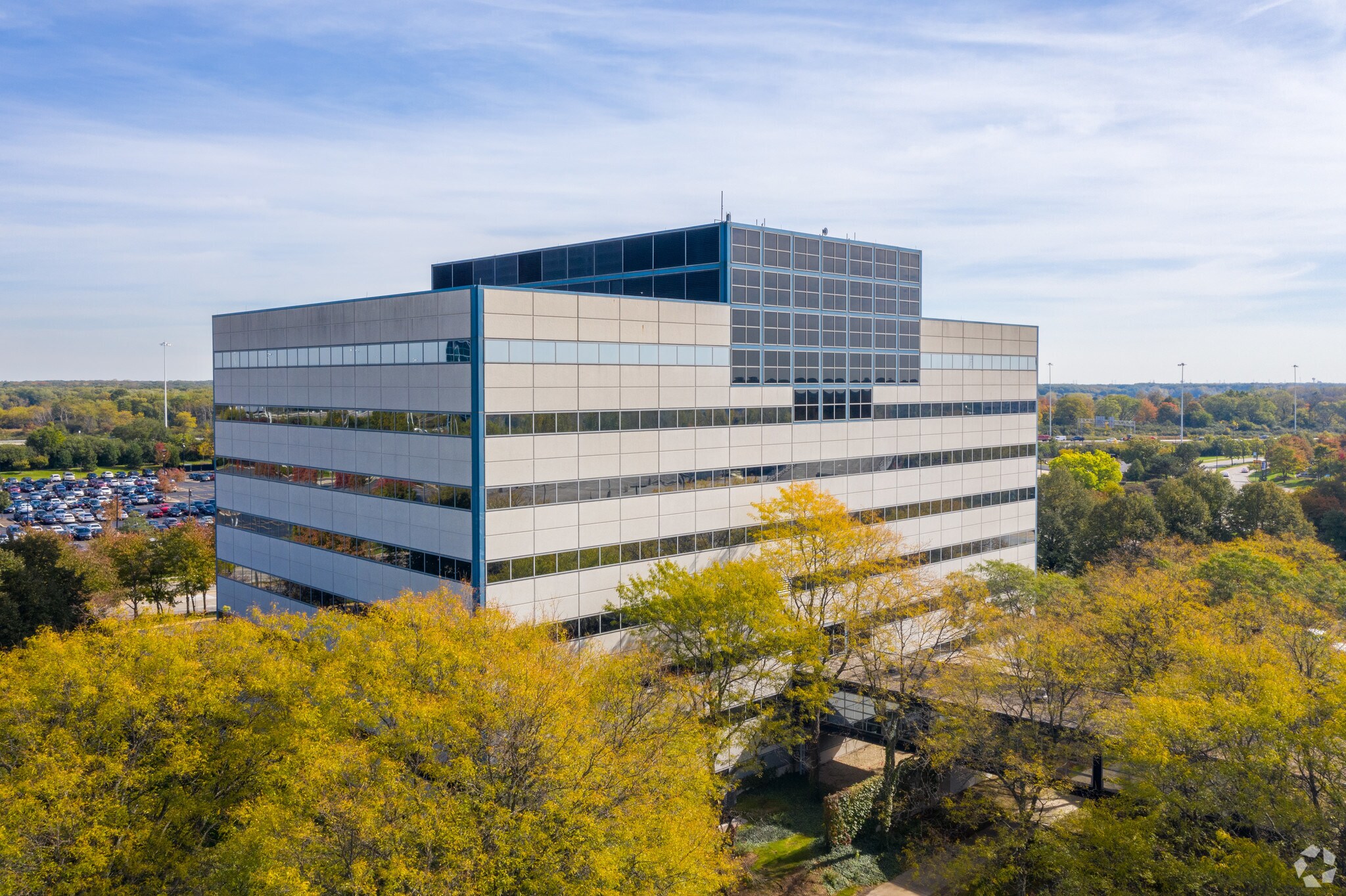 300 N Martingale Rd, Schaumburg, IL à louer Photo du bâtiment- Image 1 de 12