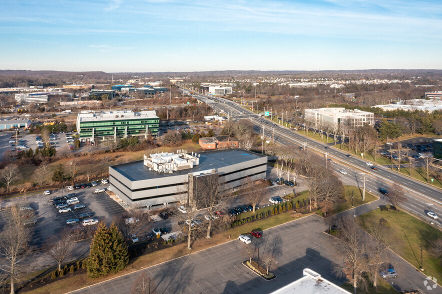 510 Broadhollow Rd, Melville, NY for lease - Aerial - Image 2 of 4