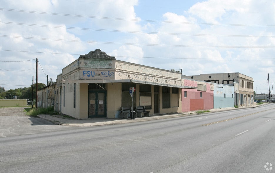 300 Fredericksburg Rd, San Antonio, TX à louer - Photo du bâtiment - Image 3 de 10