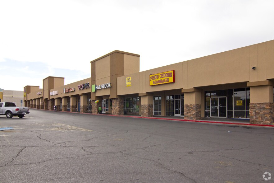 5000 Montana Ave, El Paso, TX à louer - Photo principale - Image 2 de 11