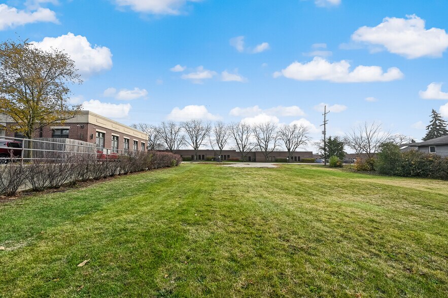3918 Cass ave, Westmont, IL à vendre - Photo du bâtiment - Image 3 de 11