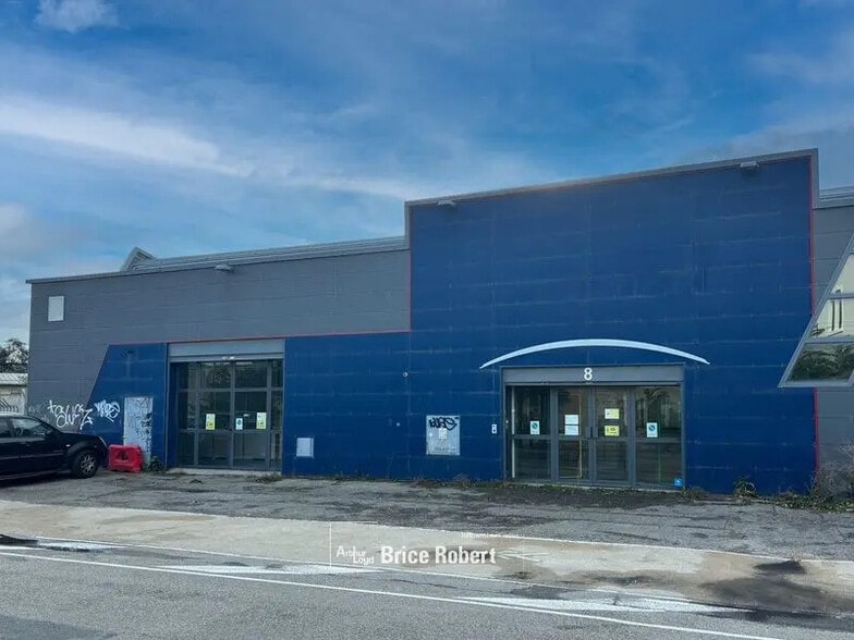 Flex in Lyon for lease - Building Photo - Image 1 of 6