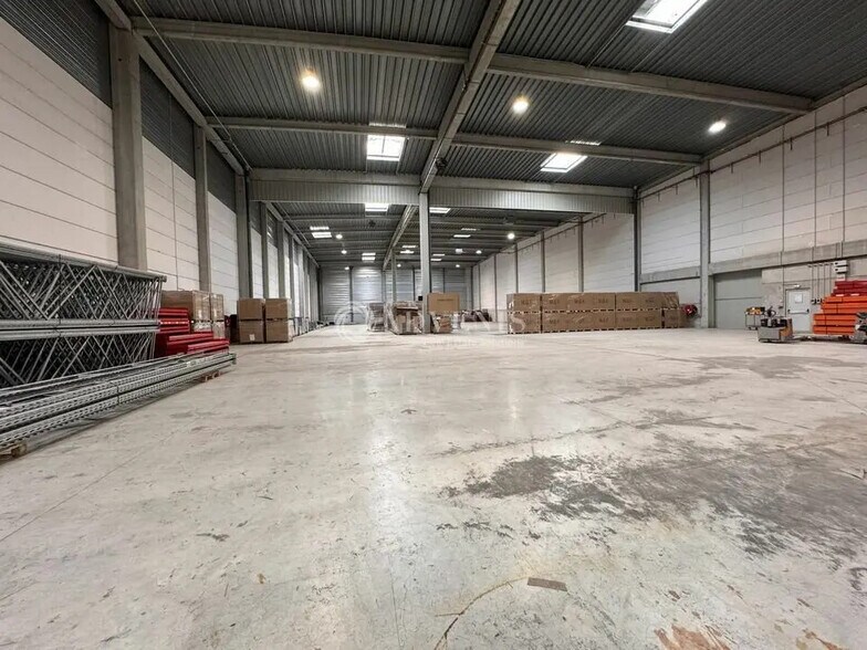 Industrial in Collégien for lease - Building Photo - Image 3 of 9