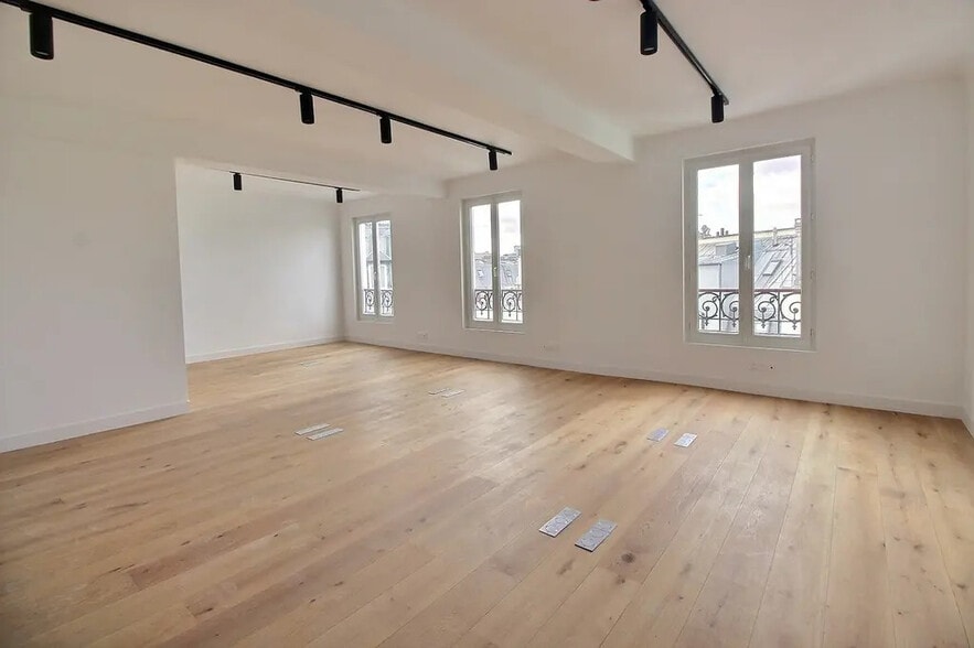 55 Rue Du Faubourg Montmartre, Paris for lease - Building Photo - Image 2 of 17