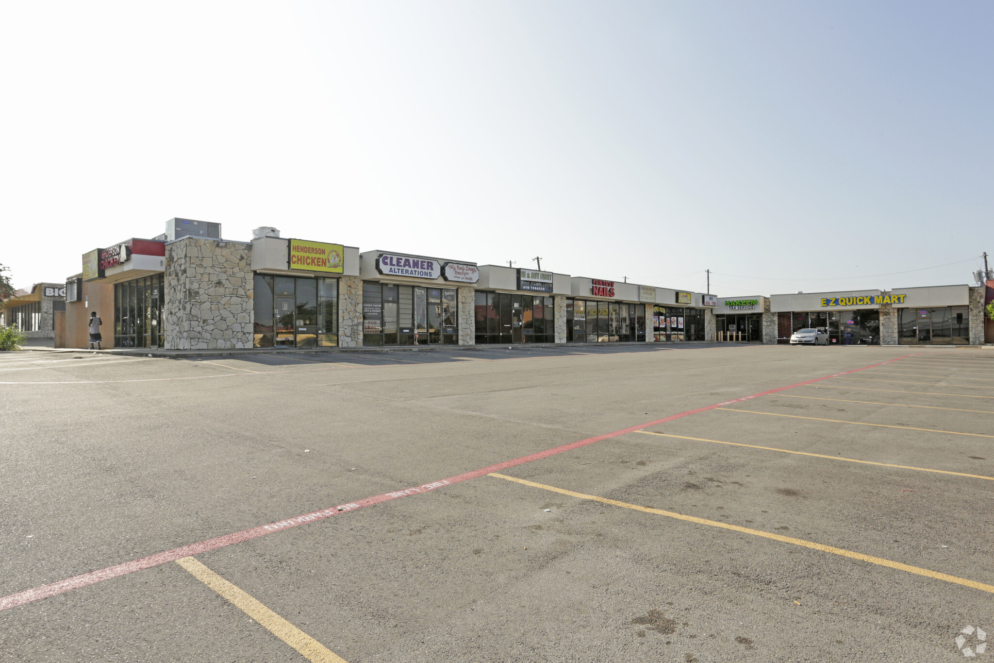 4210-4222 W Camp Wisdom Rd, Dallas, TX for lease Primary Photo- Image 1 of 8