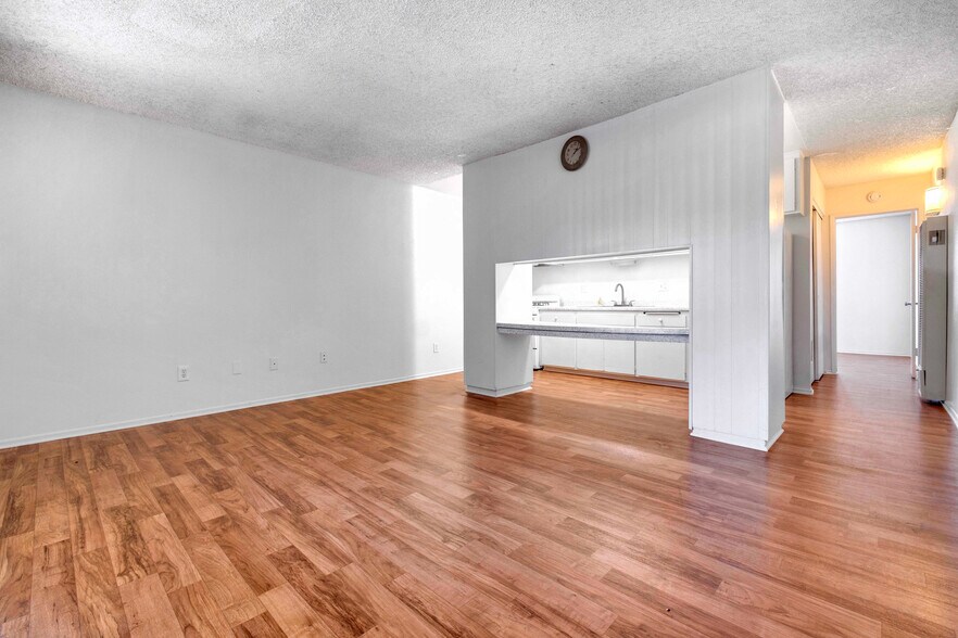 3943 N H St, San Bernardino, CA à vendre - Photo intérieure - Image 2 de 33